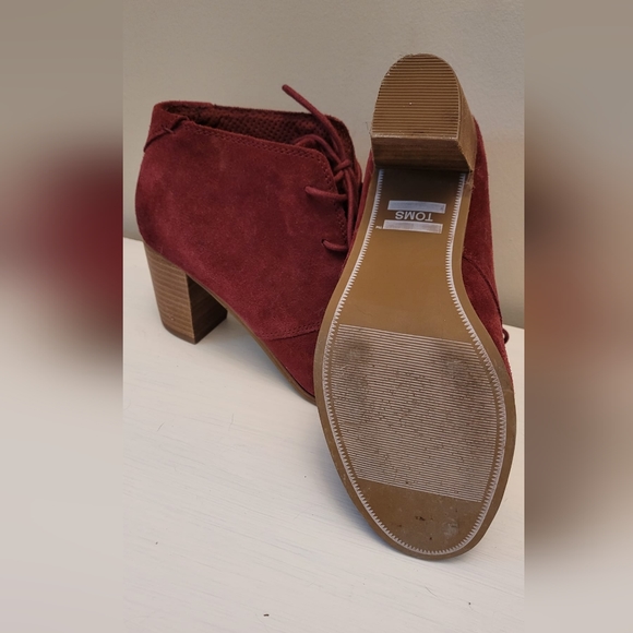 Toms Red Suede Booties - Picture 2 of 4